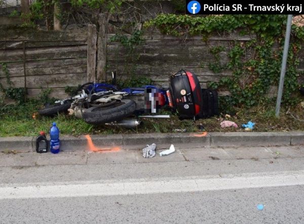 Medzi Malou Mačou a Sládkovičovom motorkár narazil do stĺpu elektrického vedenia.